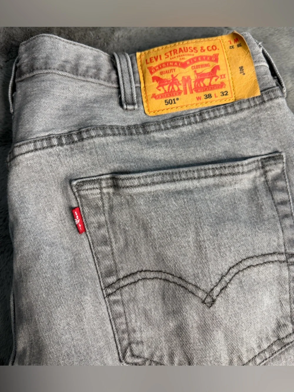 Levi's Men's Light Gray Relaxed Fit‎ Jeans